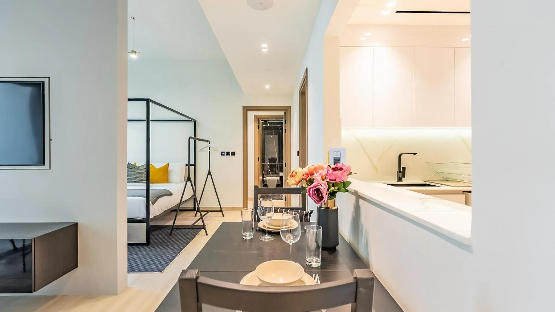 Apartment Modern Retreat In This Unique Building In Jvc Dubai