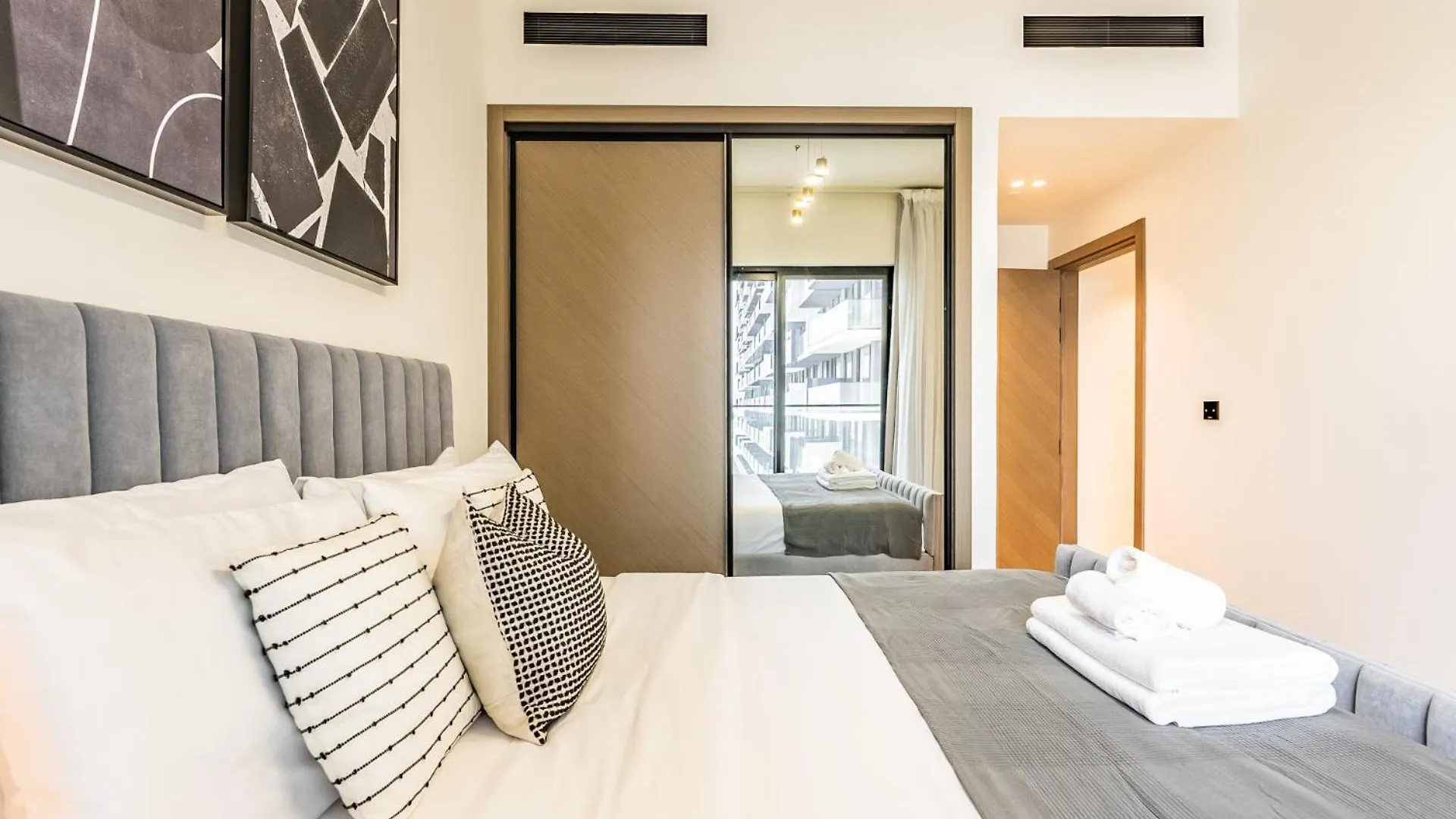 Apartment Modern Retreat In This Unique Building In Jvc Dubai