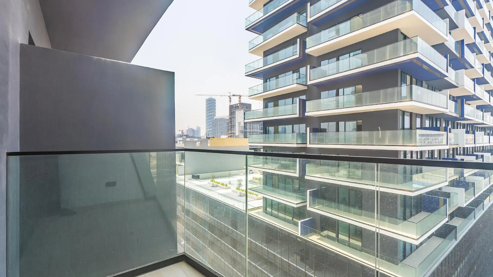 Apartment Modern Retreat In This Unique Building In Jvc Dubai