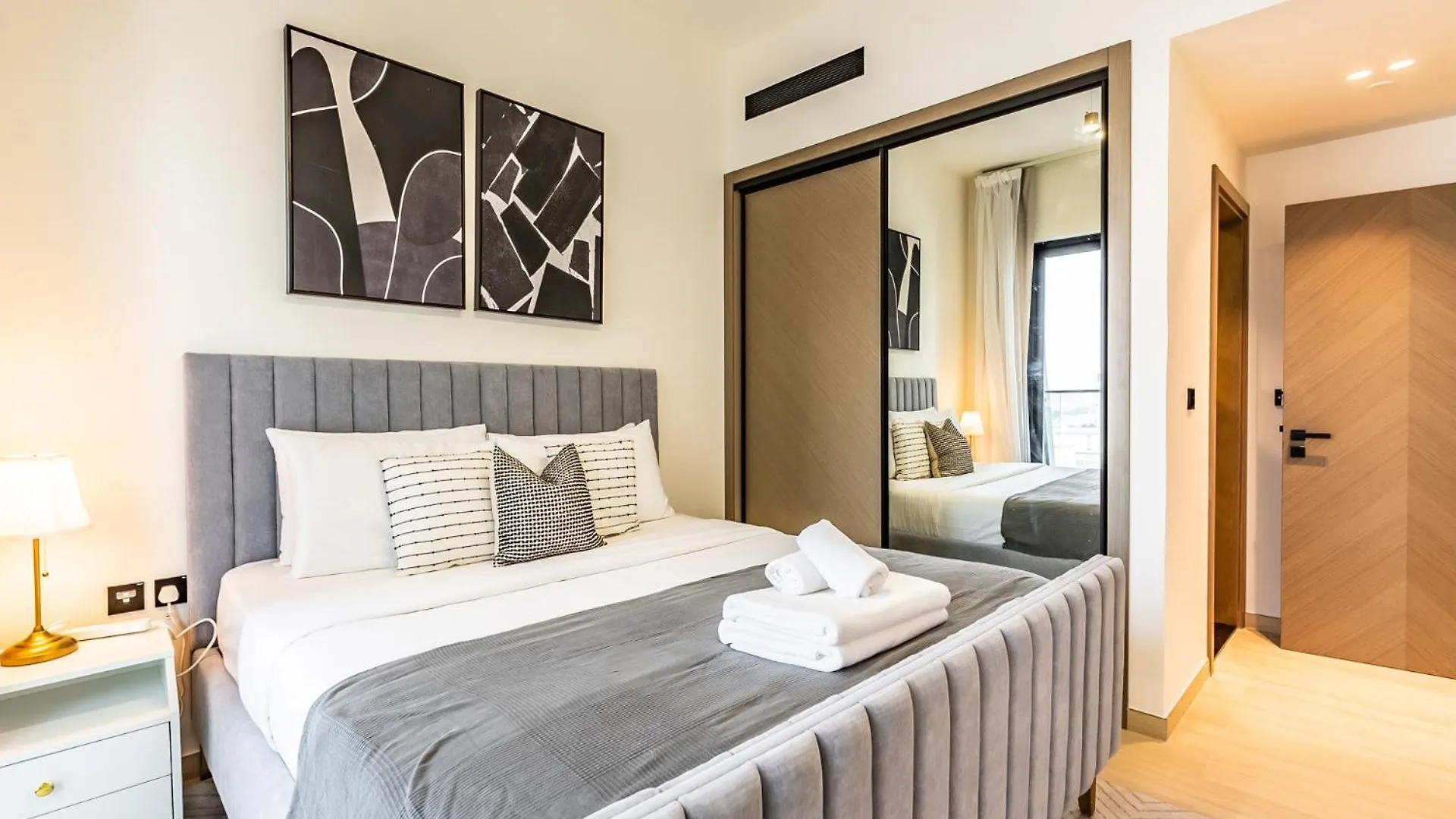 Apartment Modern Retreat In This Unique Building In Jvc Dubai