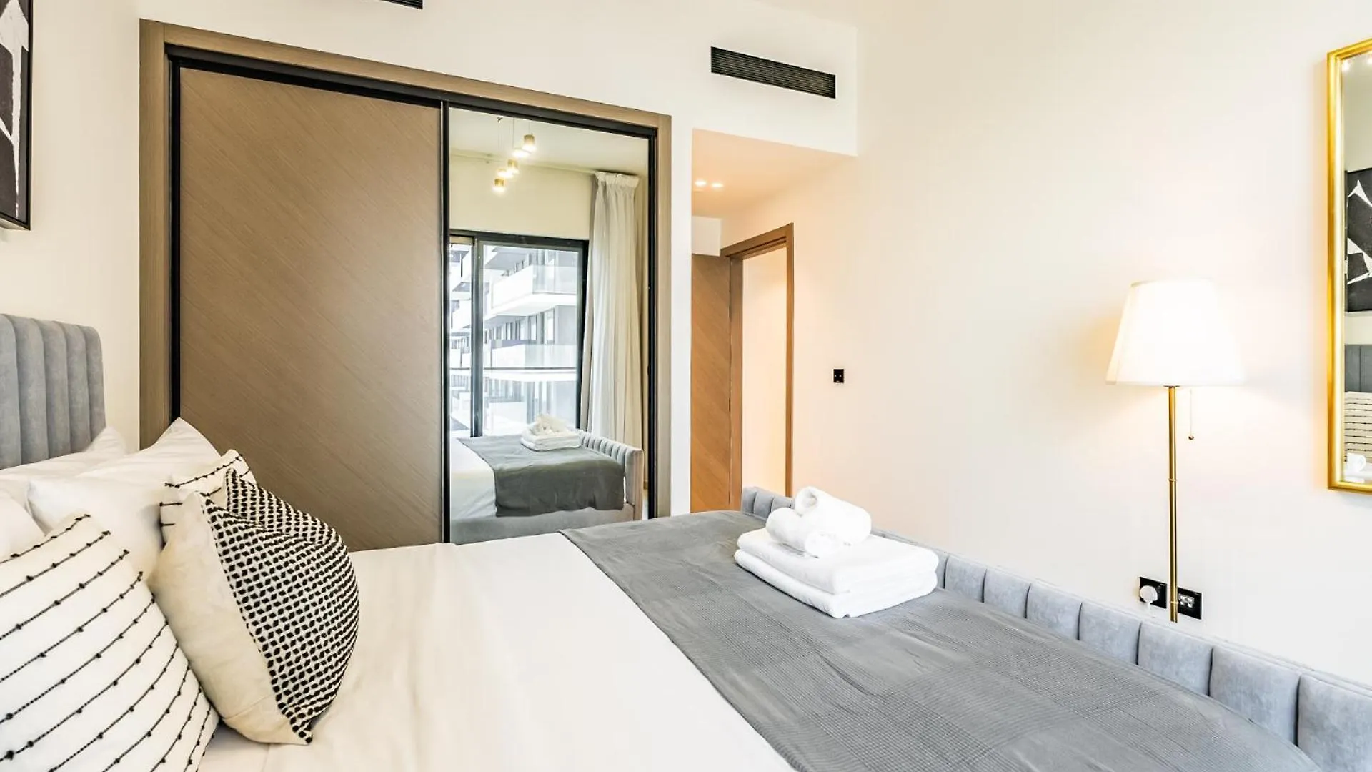 Apartment Modern Retreat In This Unique Building In Jvc Dubai