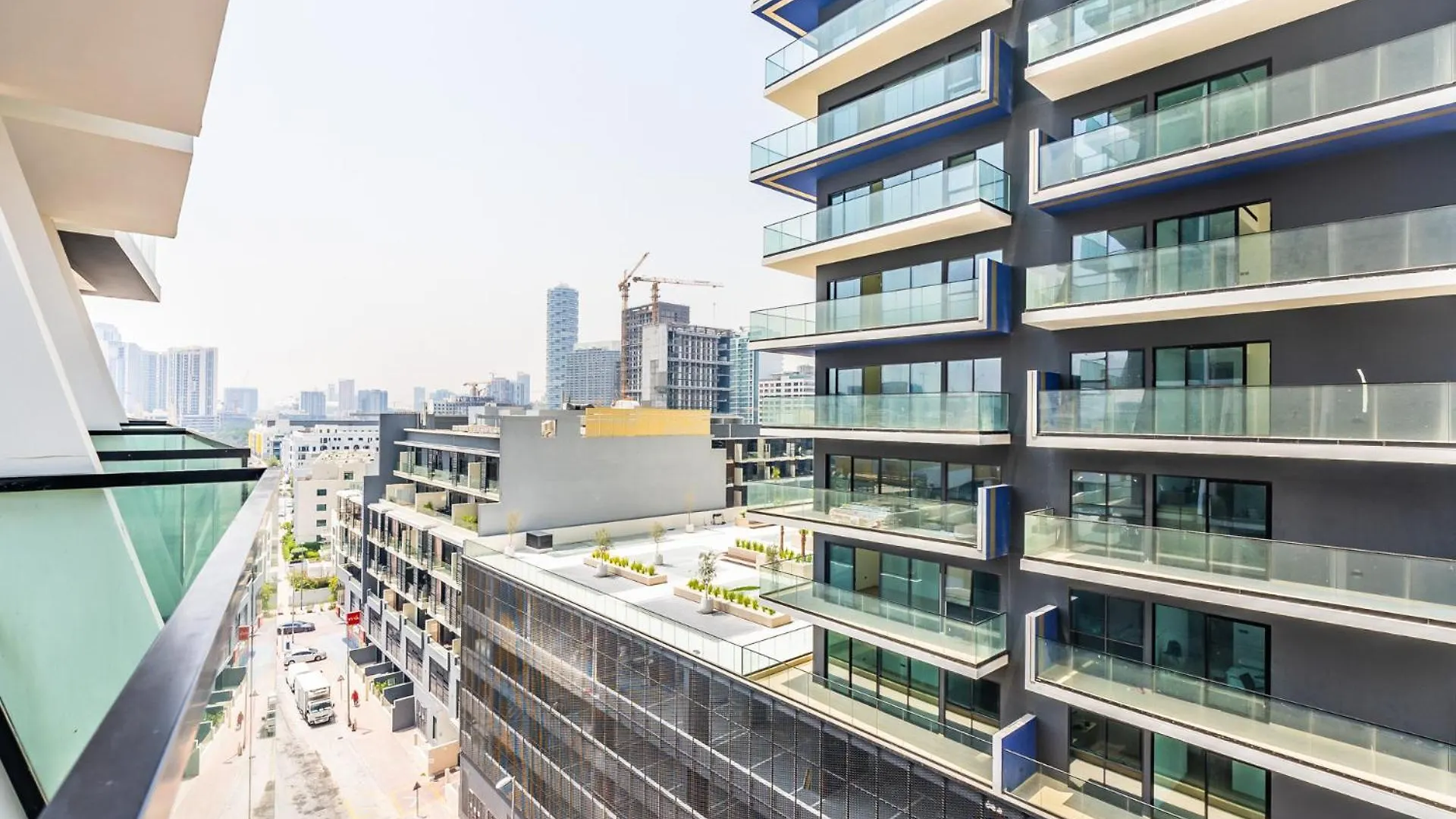 Modern Retreat In This Unique Building In Jvc Dubai 0*,